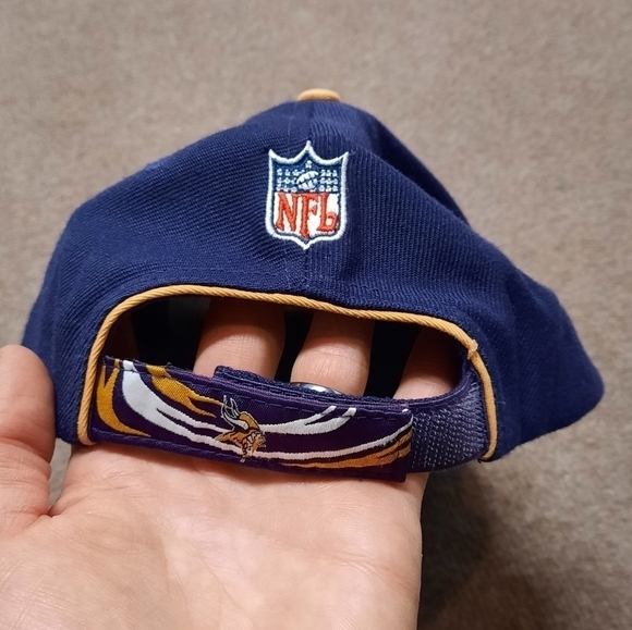 Vintage MN Vikings Pro Line Authentic Hat Cap NFL Football - Picture 3 of 6